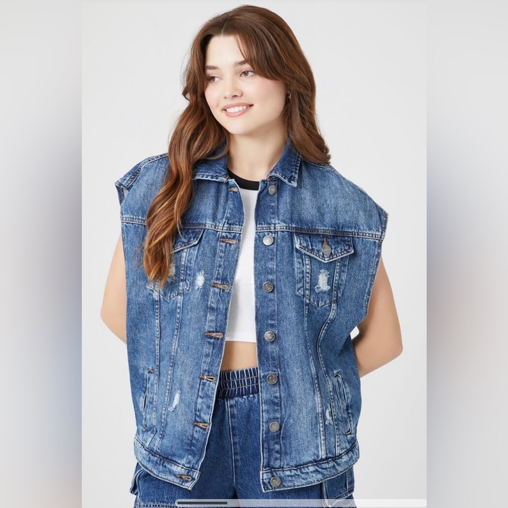 NWT Forever 21 oversized distressed jean vest